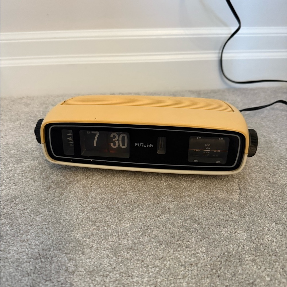 Yellow Vintage futura Clock Radio